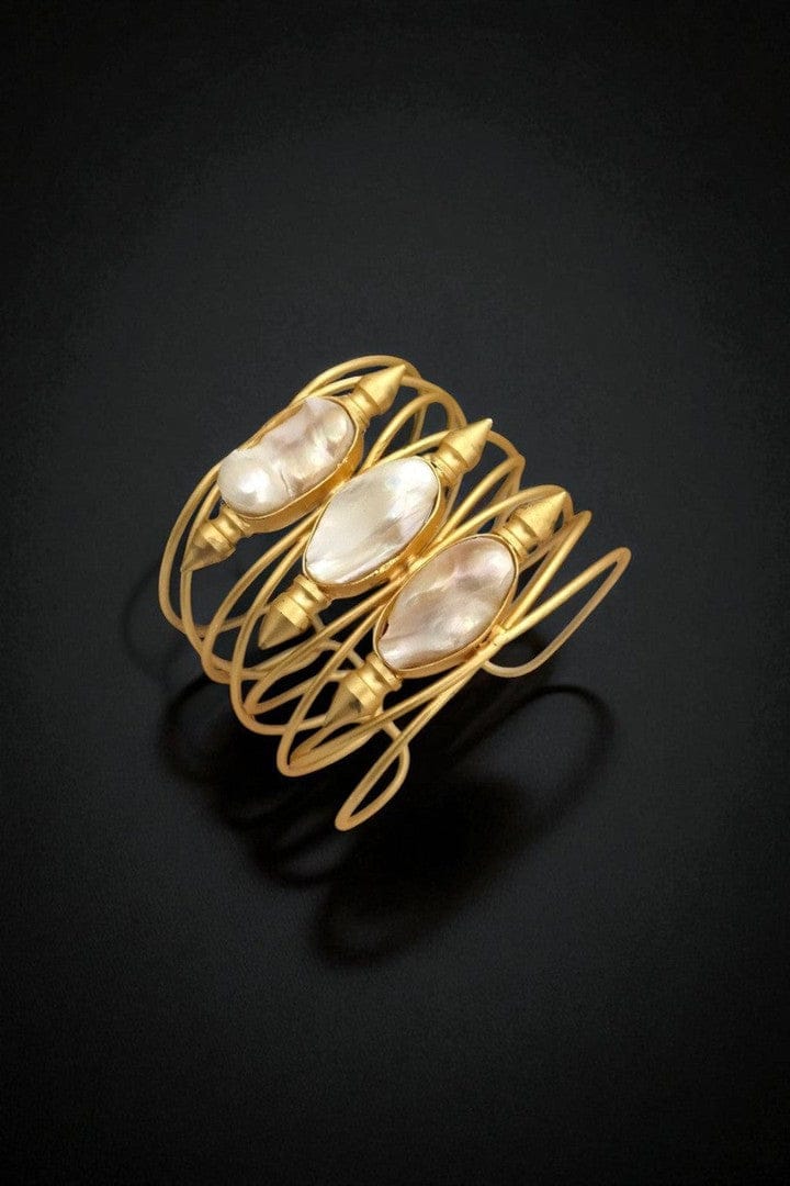 Kusha Fusion Bracelet - Handcrafted Baroque Pearl Elegance - Image 4